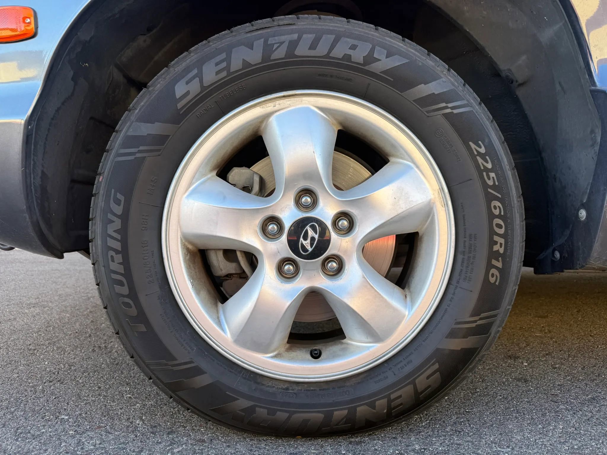 Used 2005 Hyundai Santa Fe GLS image 9