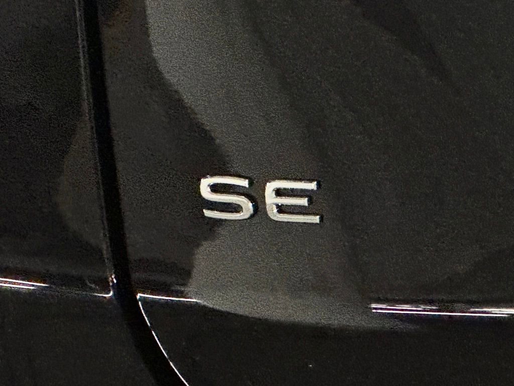 New 2026 Volkswagen Atlas Cross Sport SE image 35