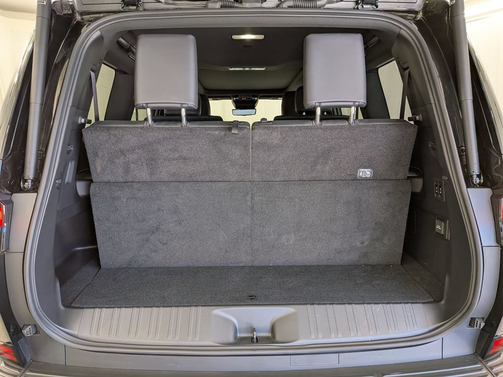 Used 2025 Lexus GX 550 w/ Accessory Package (2T) AWD/4WD image 33
