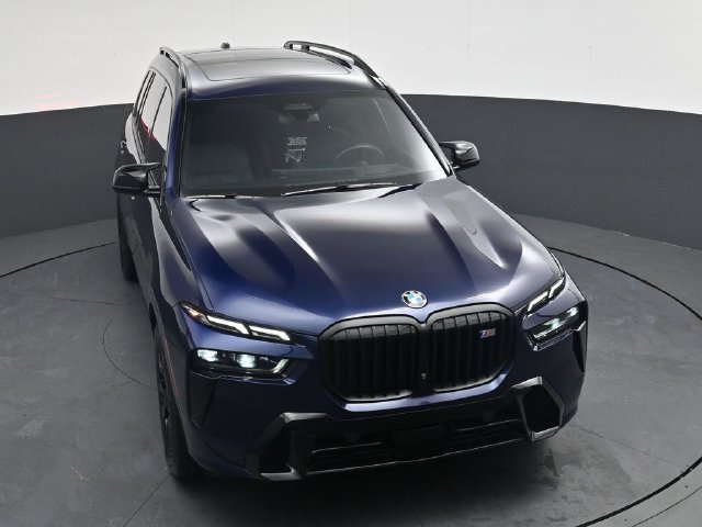Certified 2025 BMW X7 M60i AWD/4WD image 31
