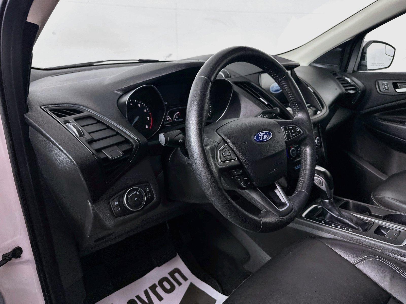 Used 2019 Ford Escape Titanium AWD/4WD image 9