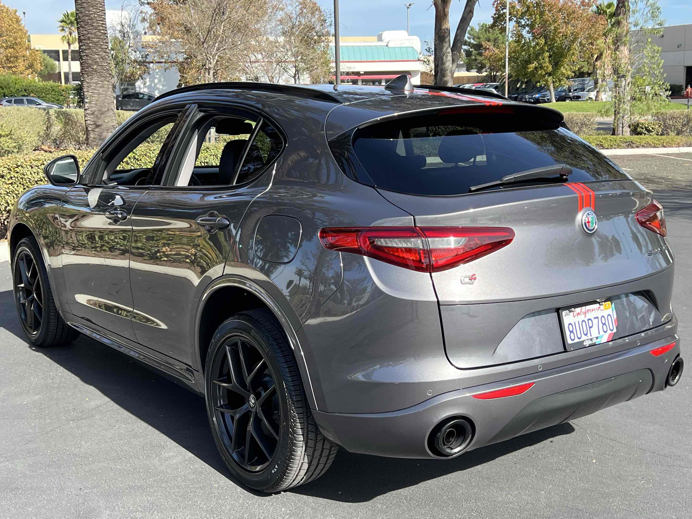 Used 2020 Alfa Romeo Stelvio Ti w/ Nero Edizione image 2