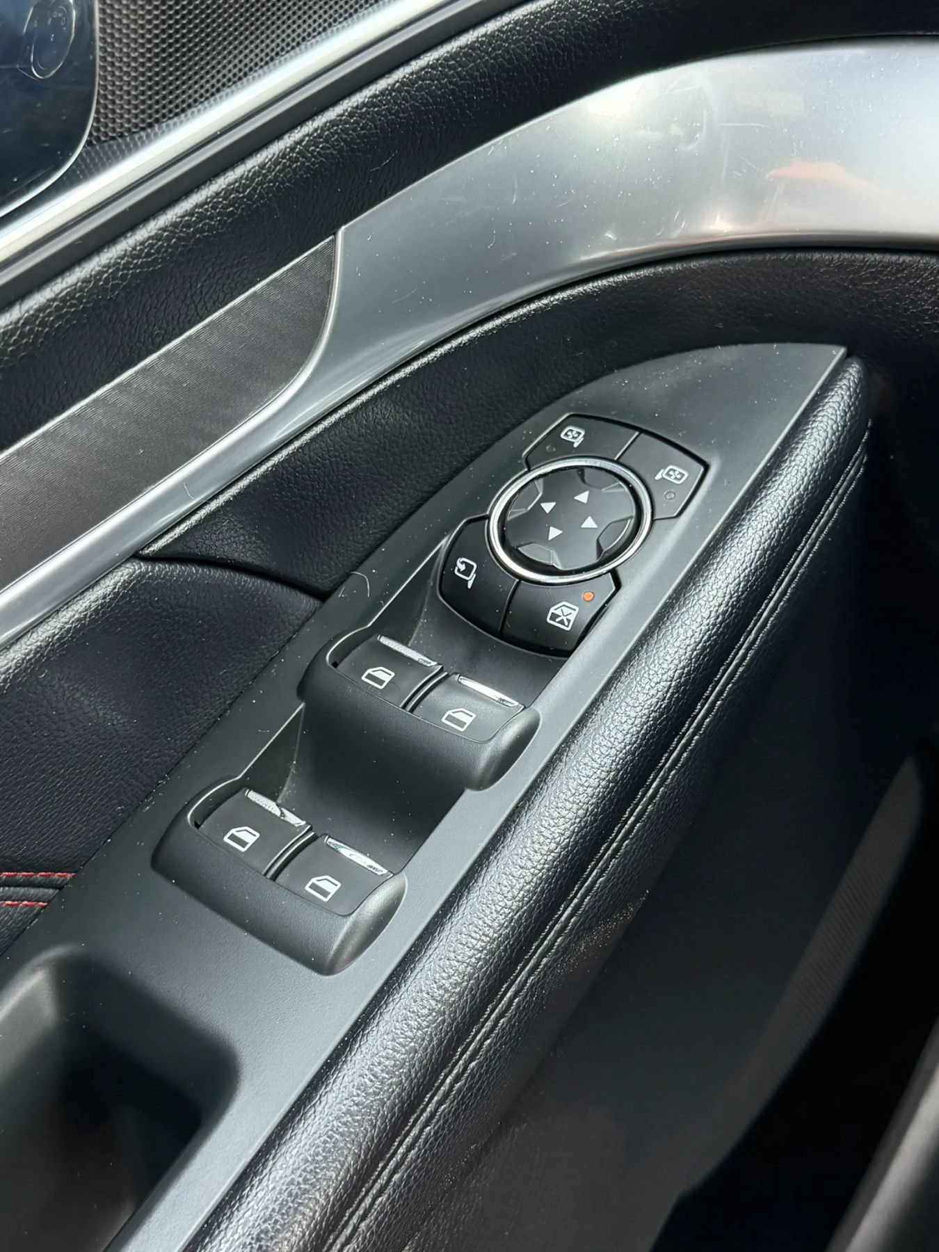 Used 2018 Ford Explorer Sport w/ Equipment Group 401A AWD/4WD image 32