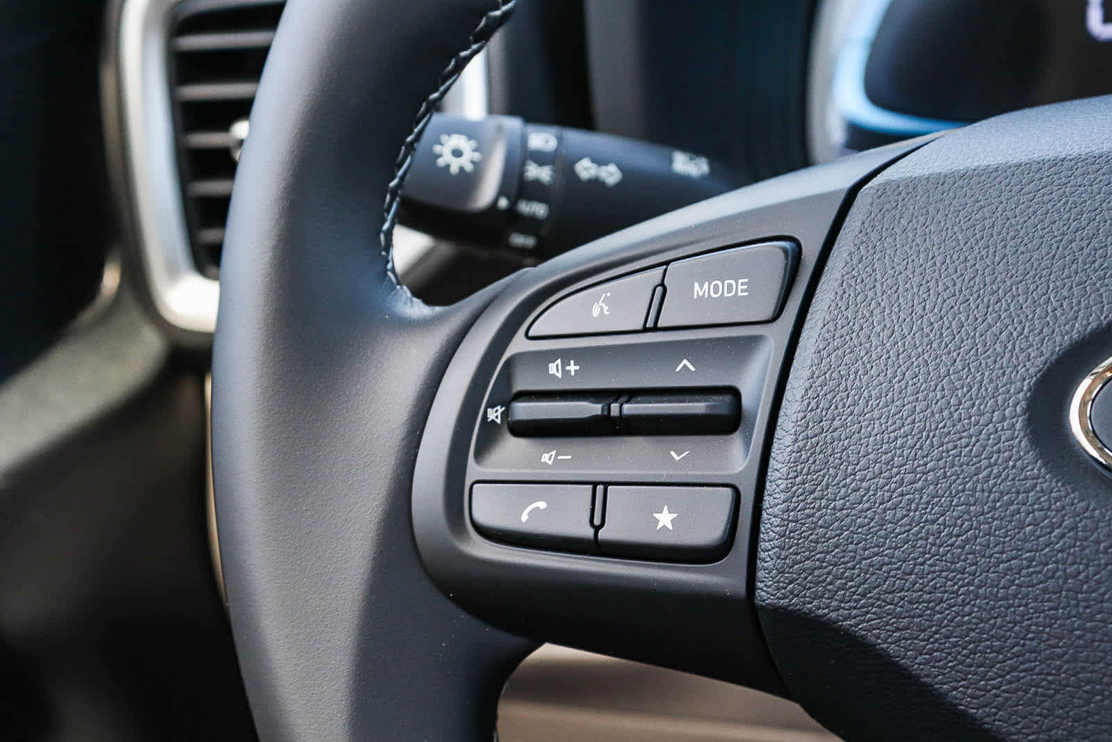 New 2026 Hyundai Venue SEL FWD image 19