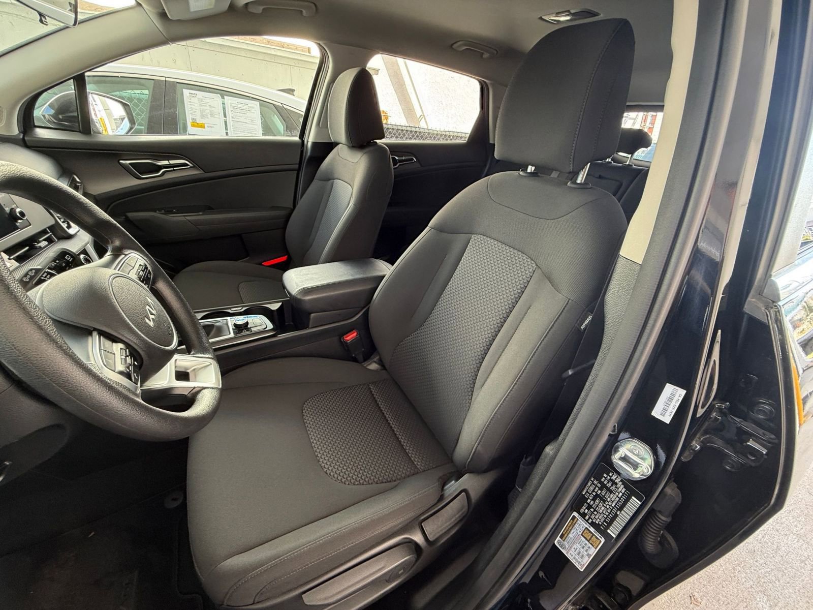 Used 2025 Kia Sportage LX image 35