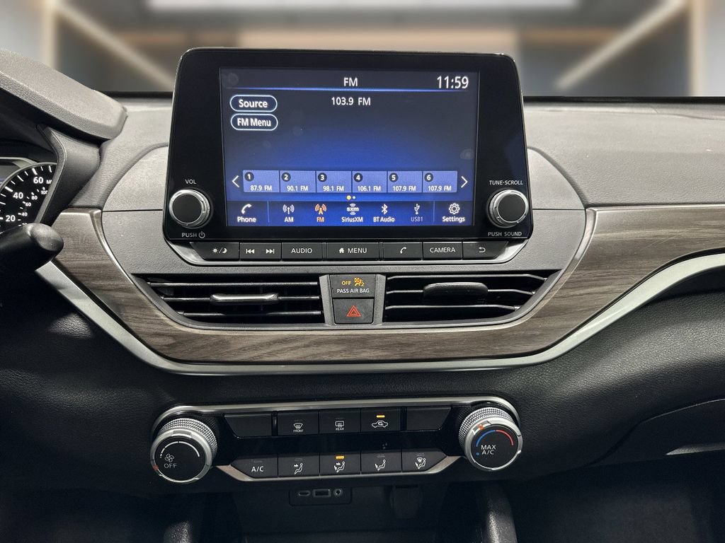 Used 2024 Nissan Altima 2.5 SV FWD image 10