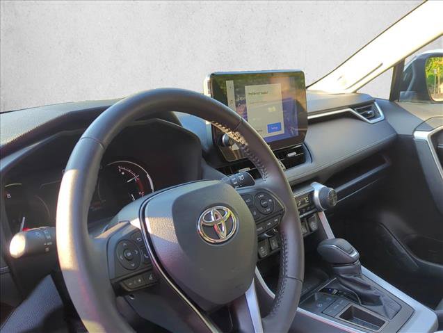 Used 2023 Toyota RAV4 XLE Premium image 9