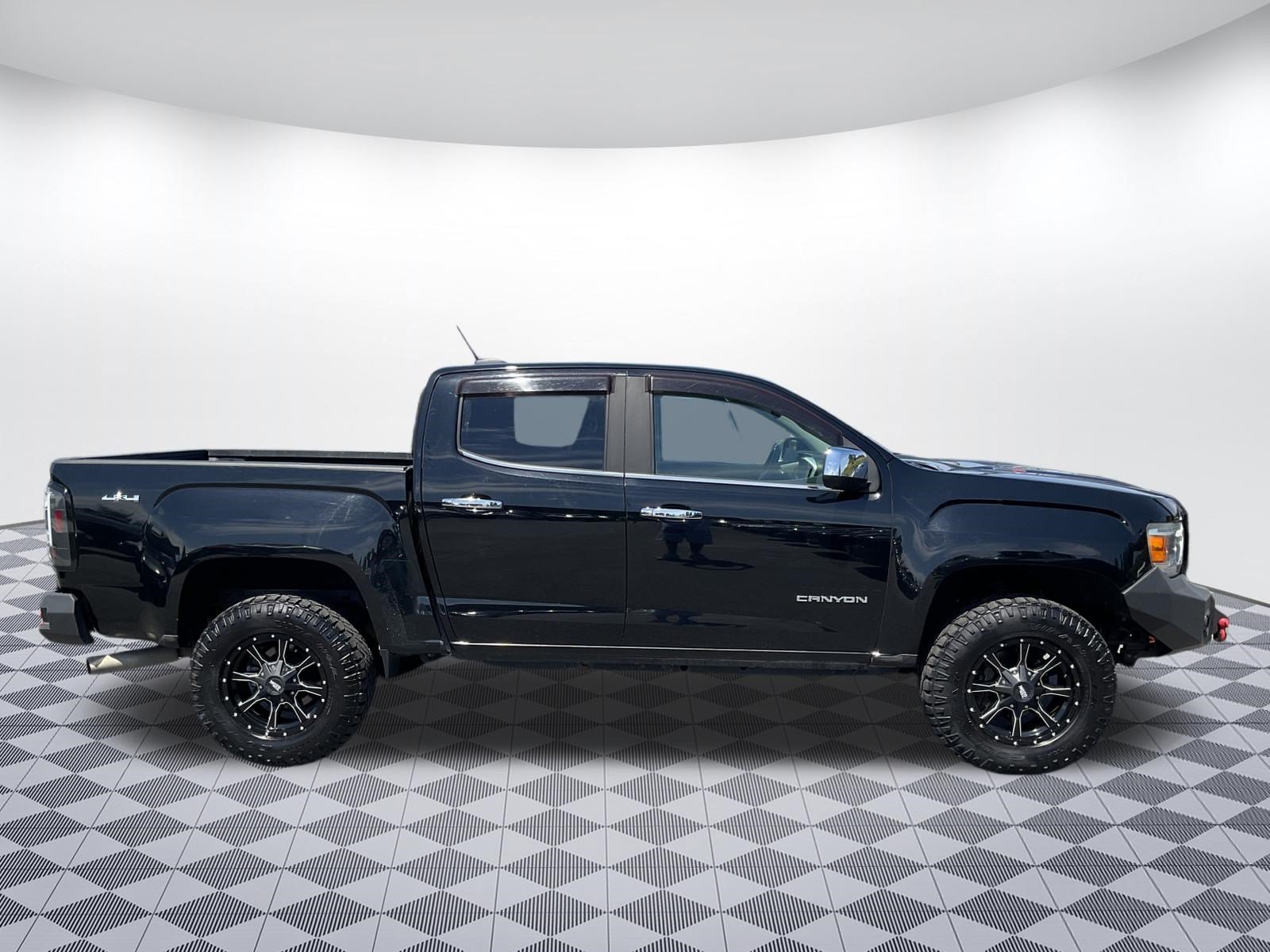 Used 2017 GMC Canyon SLT w/ Driver Alert Package AWD/4WD image 2