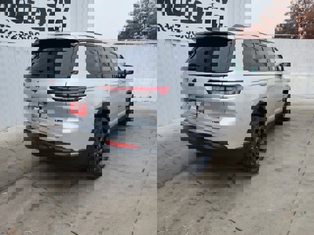 New 2025 Jeep Grand Cherokee L Limited image 18