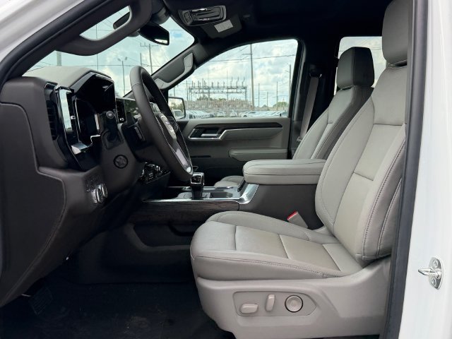 New 2026 GMC Sierra 1500 SLT w/ SLT Premium Package AWD/4WD image 11