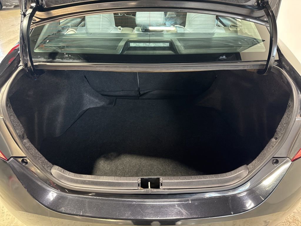 Used 2017 Toyota Corolla L image 32