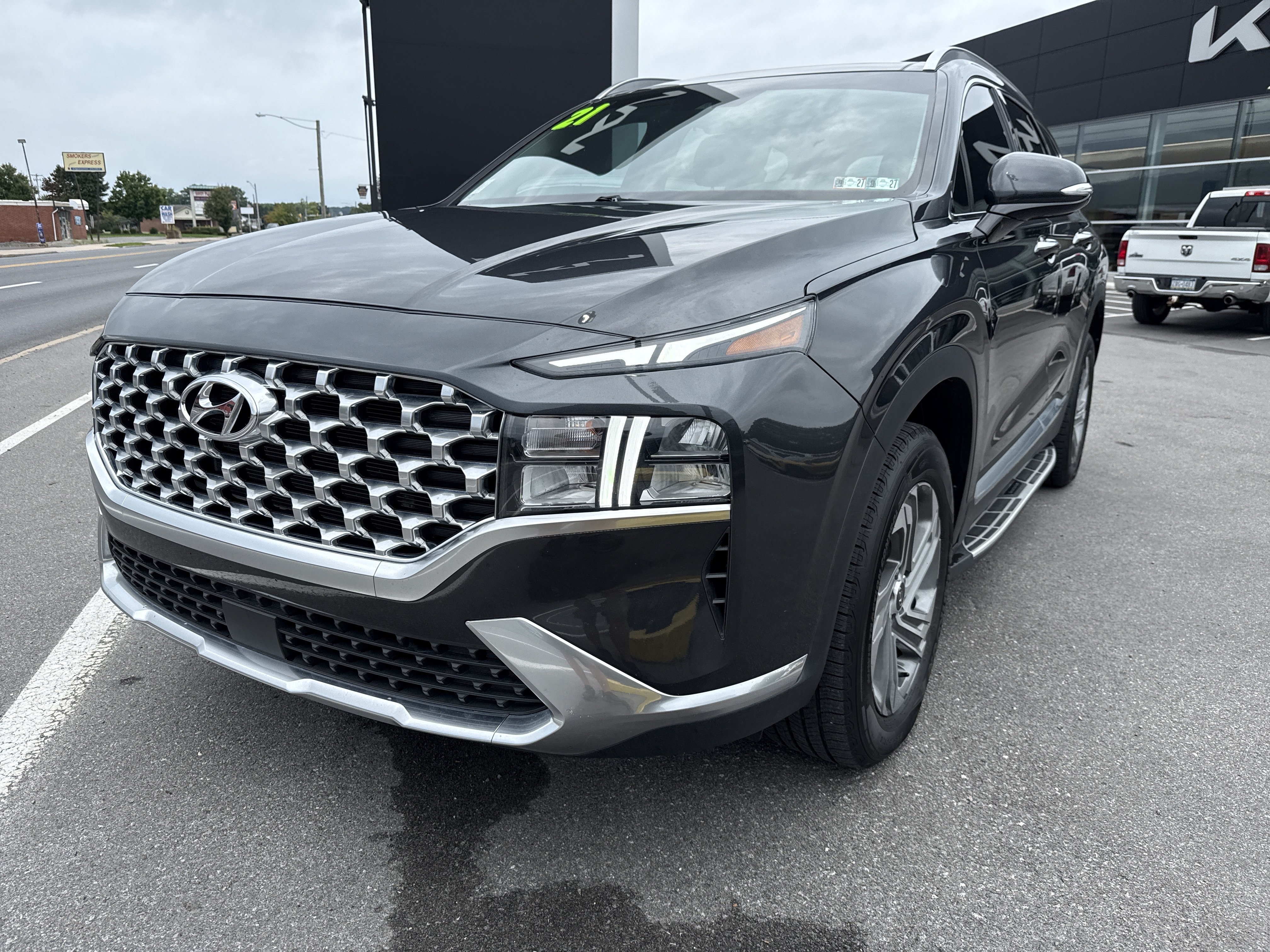 Used 2021 Hyundai Santa Fe SEL w/ Convenience + Premium Package AWD/4WD image 8