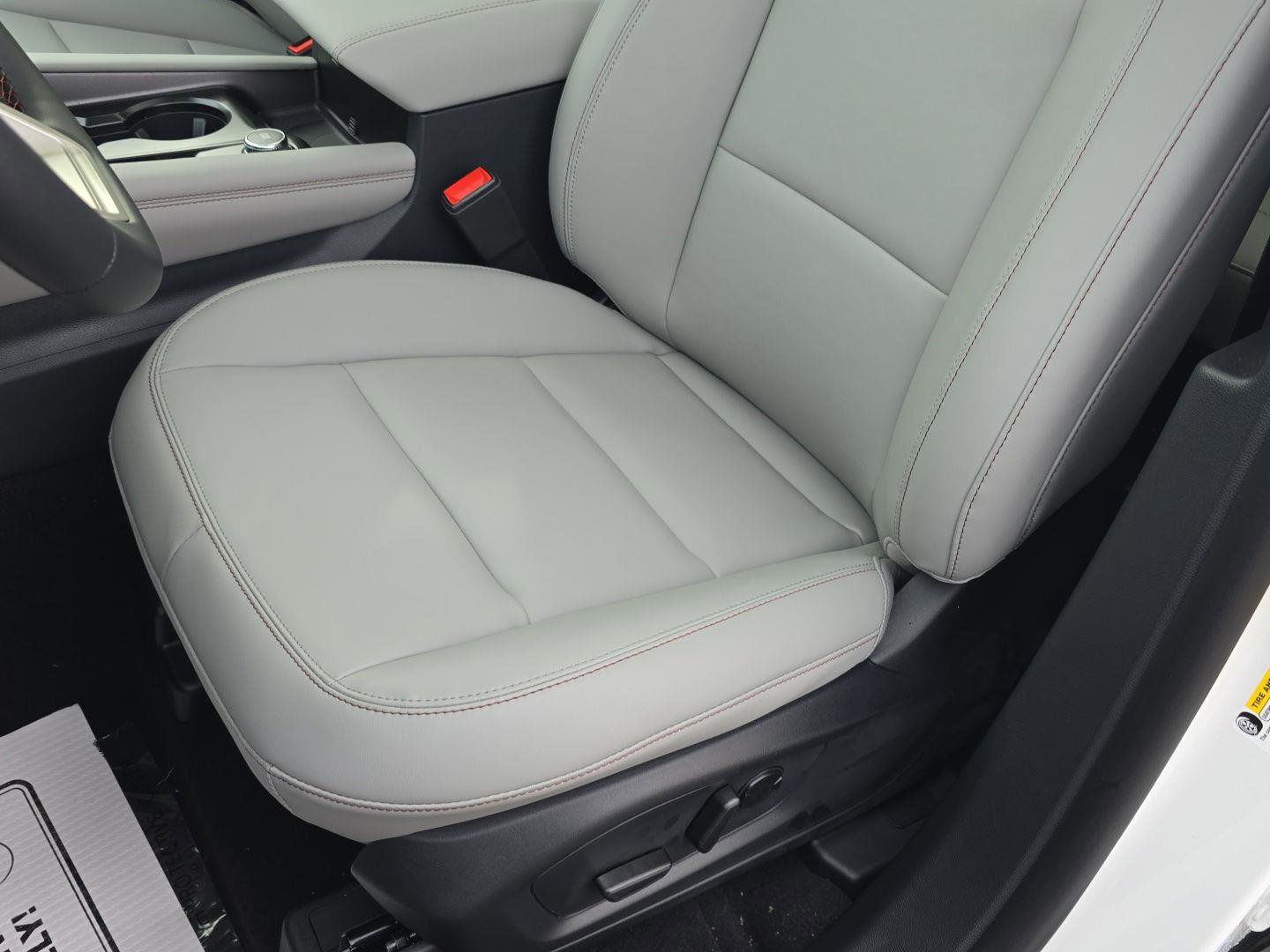 New 2026 Ford Explorer Active w/ Active Comfort Package image 13