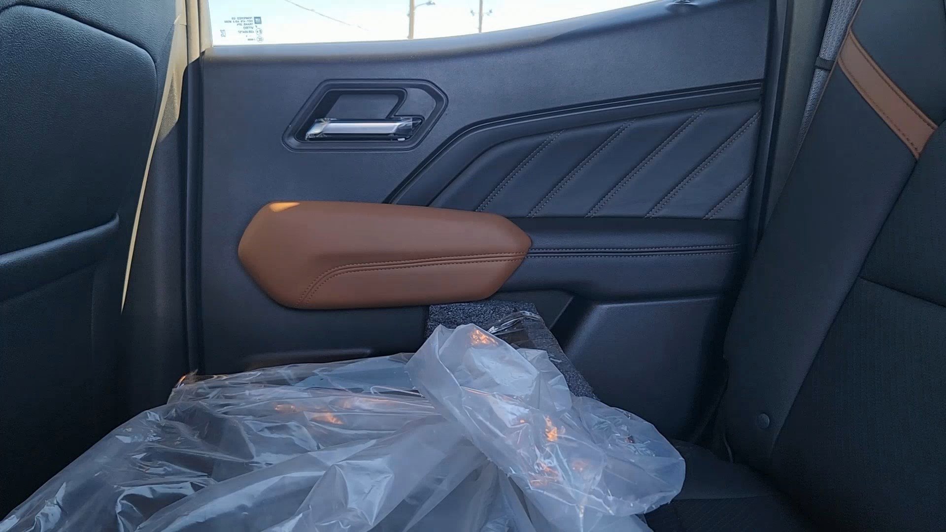 Used 2024 GMC Canyon AT4 w/ LPO, Off Road Lift Package image 17