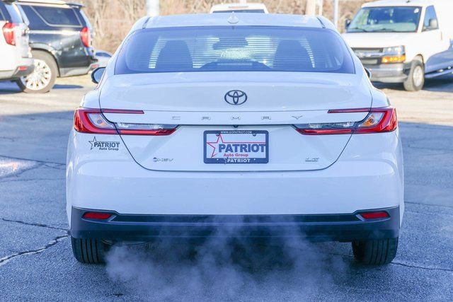 Used 2025 Toyota Camry LE image 4