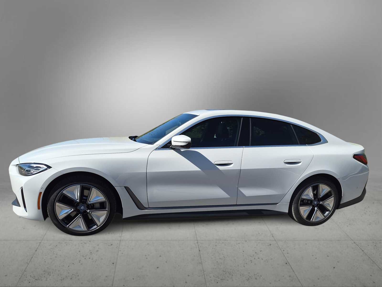 Used 2024 BMW i4 xDrive40i w/ Premium Package AWD/4WD image 5