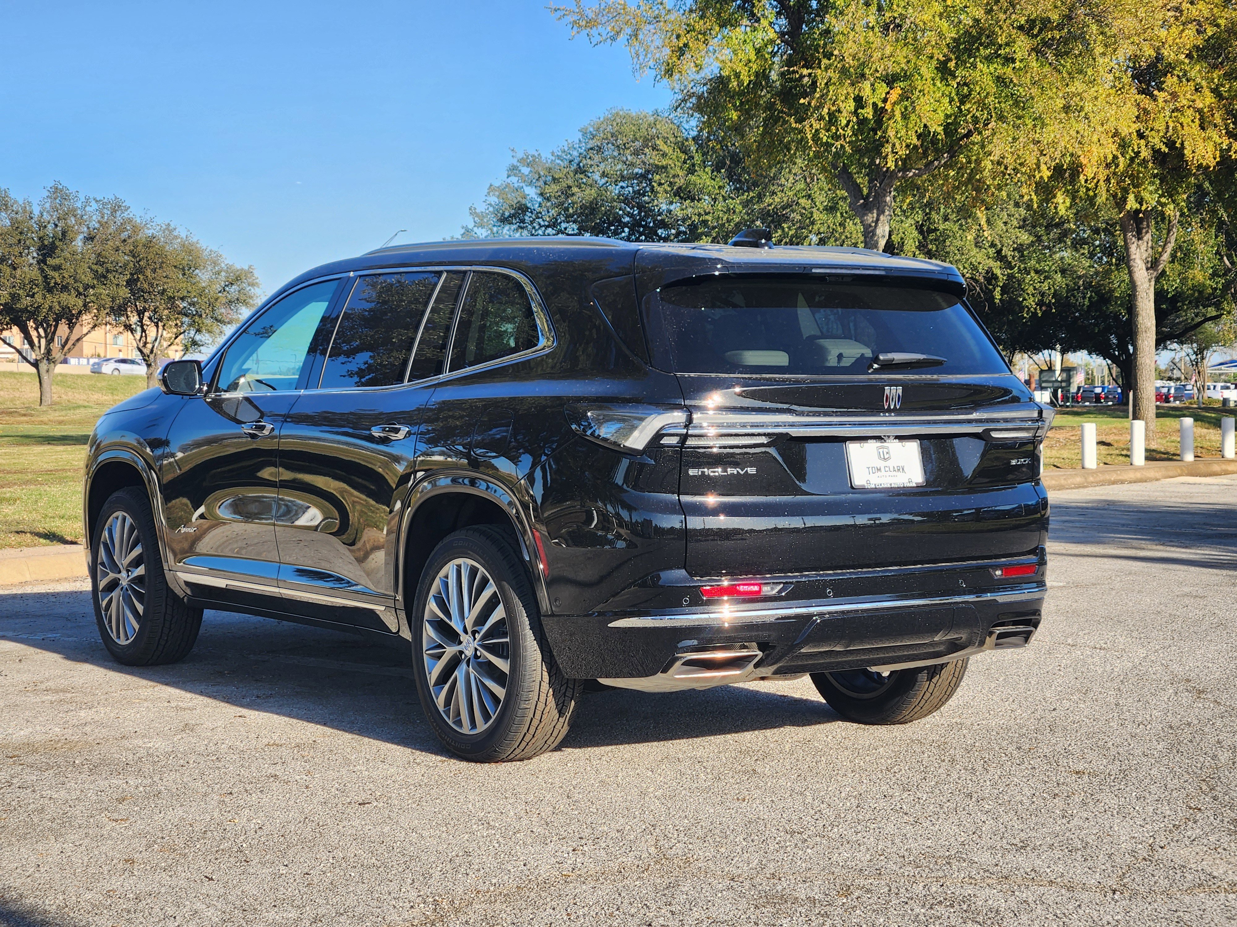 New 2026 Buick Enclave Avenir w/ Super Cruise Package image 3