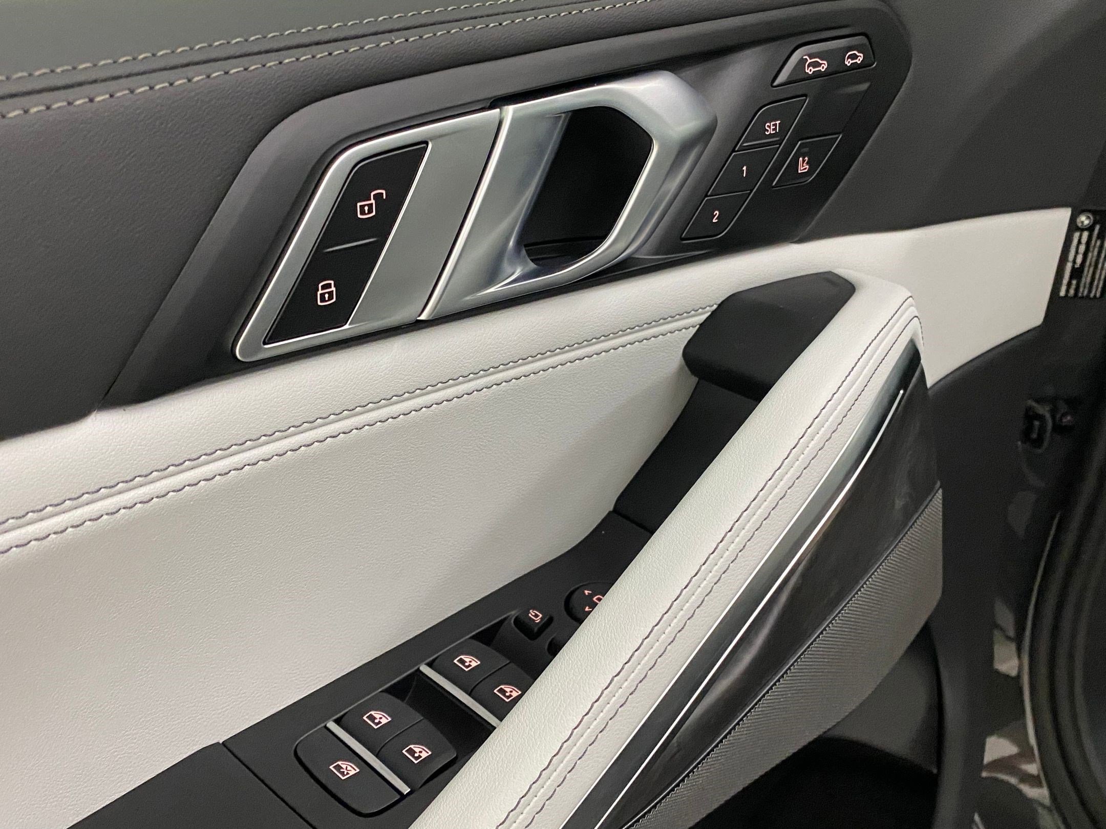 New 2026 BMW X6 xDrive40i w/ Climate Comfort Package image 23