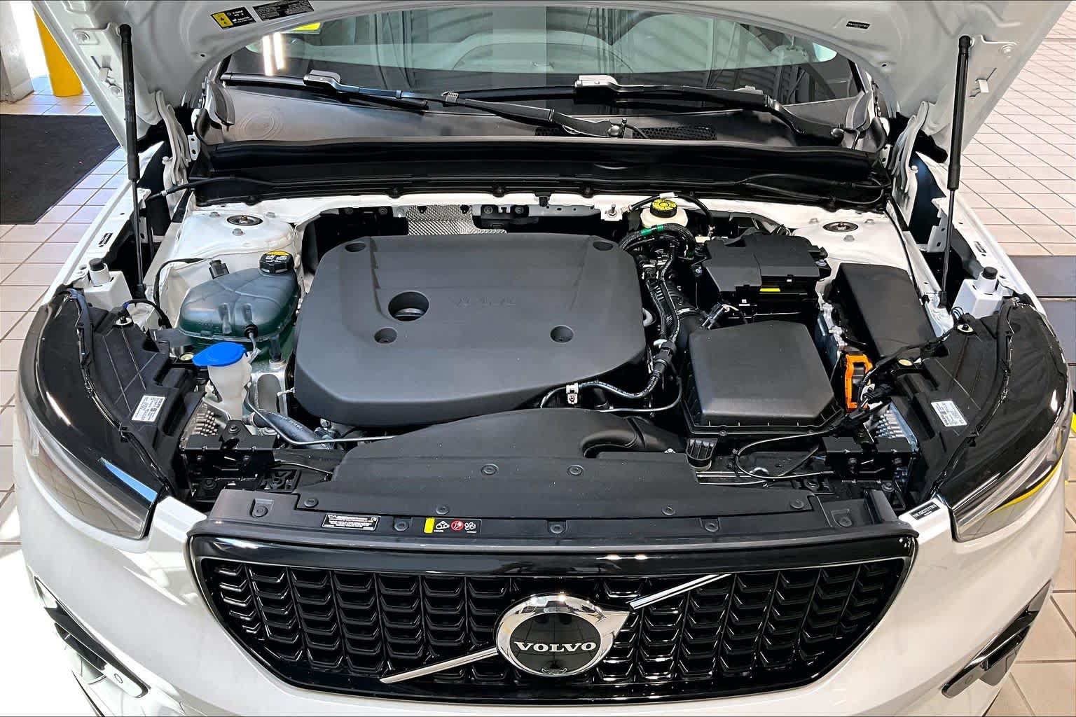 New 2026 Volvo XC40 B5 Plus w/ Protection Package Premier AWD/4WD image 14