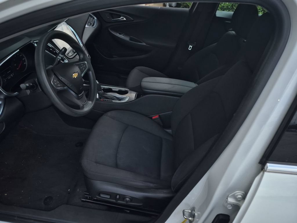 Used 2019 Chevrolet Malibu LT FWD image 5