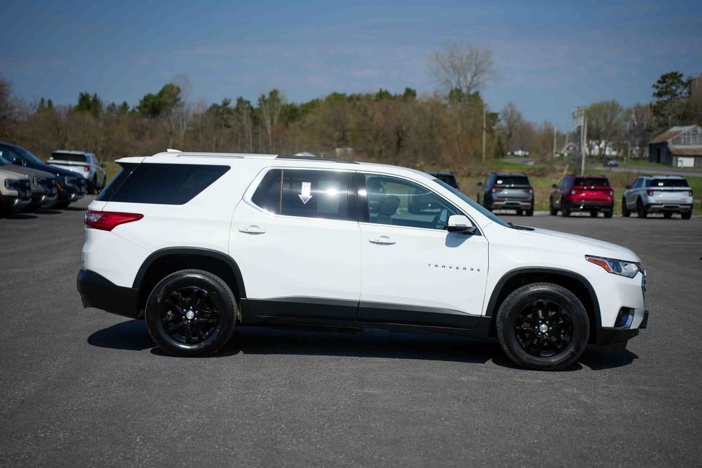 Used 2018 Chevrolet Traverse LT image 4