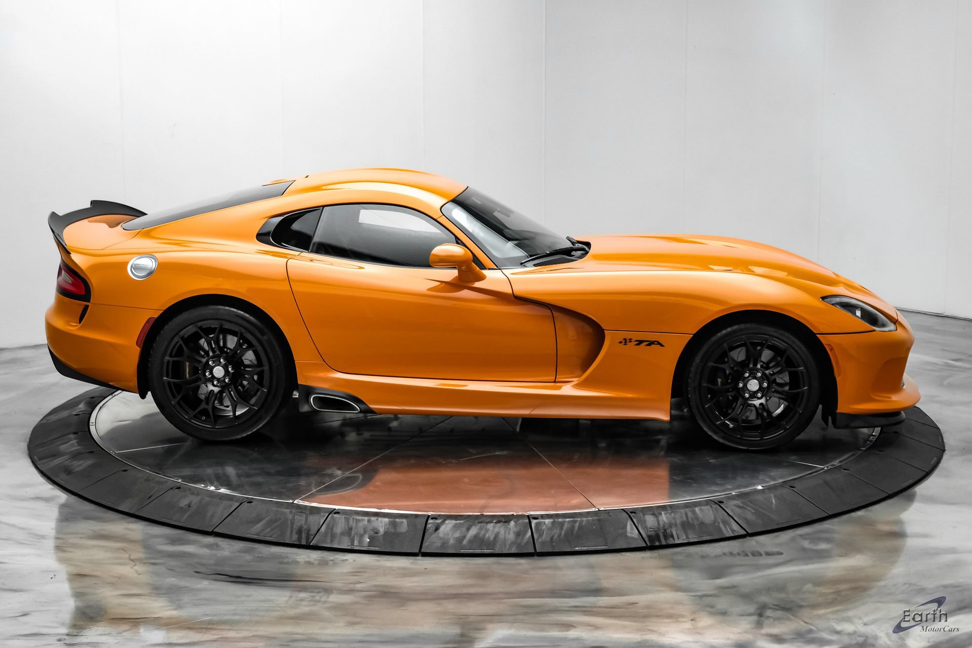 Used 2014 SRT Viper SRT-10 RWD image 24