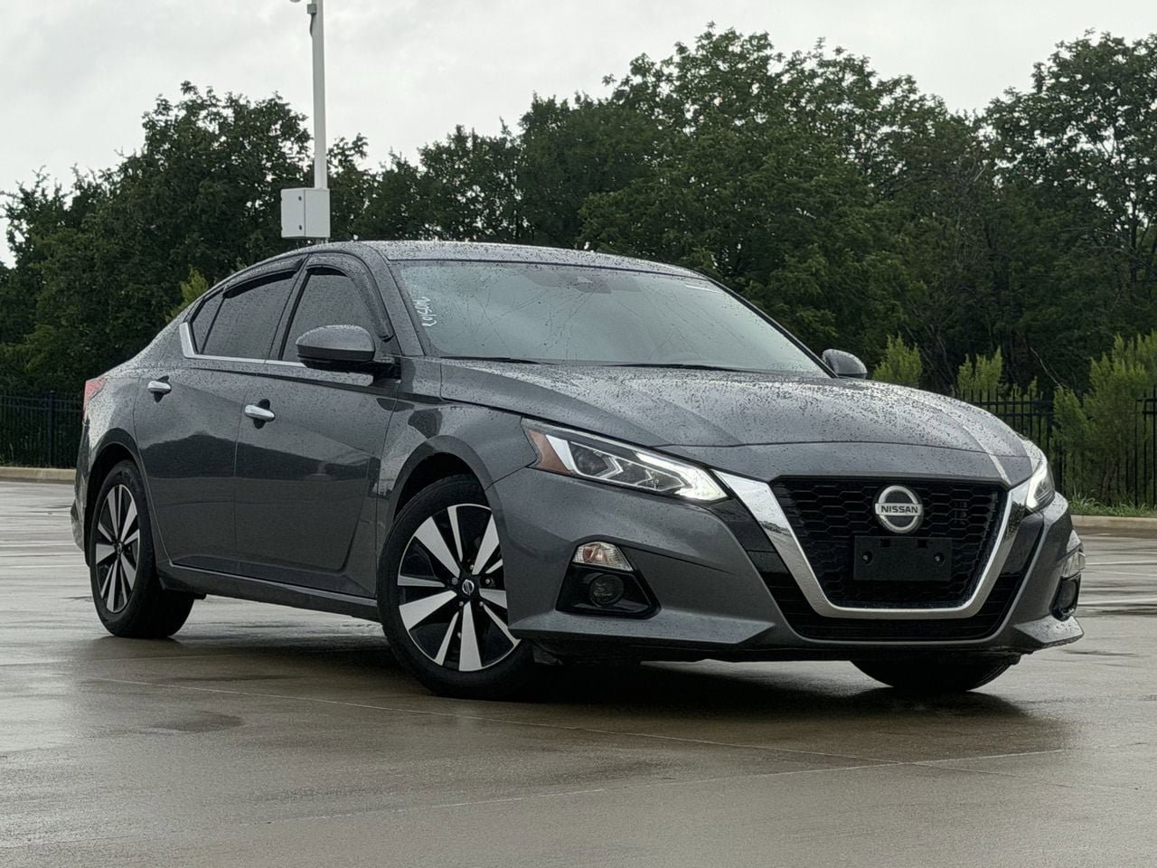 Used 2021 Nissan Altima 2.5 SL FWD image 2