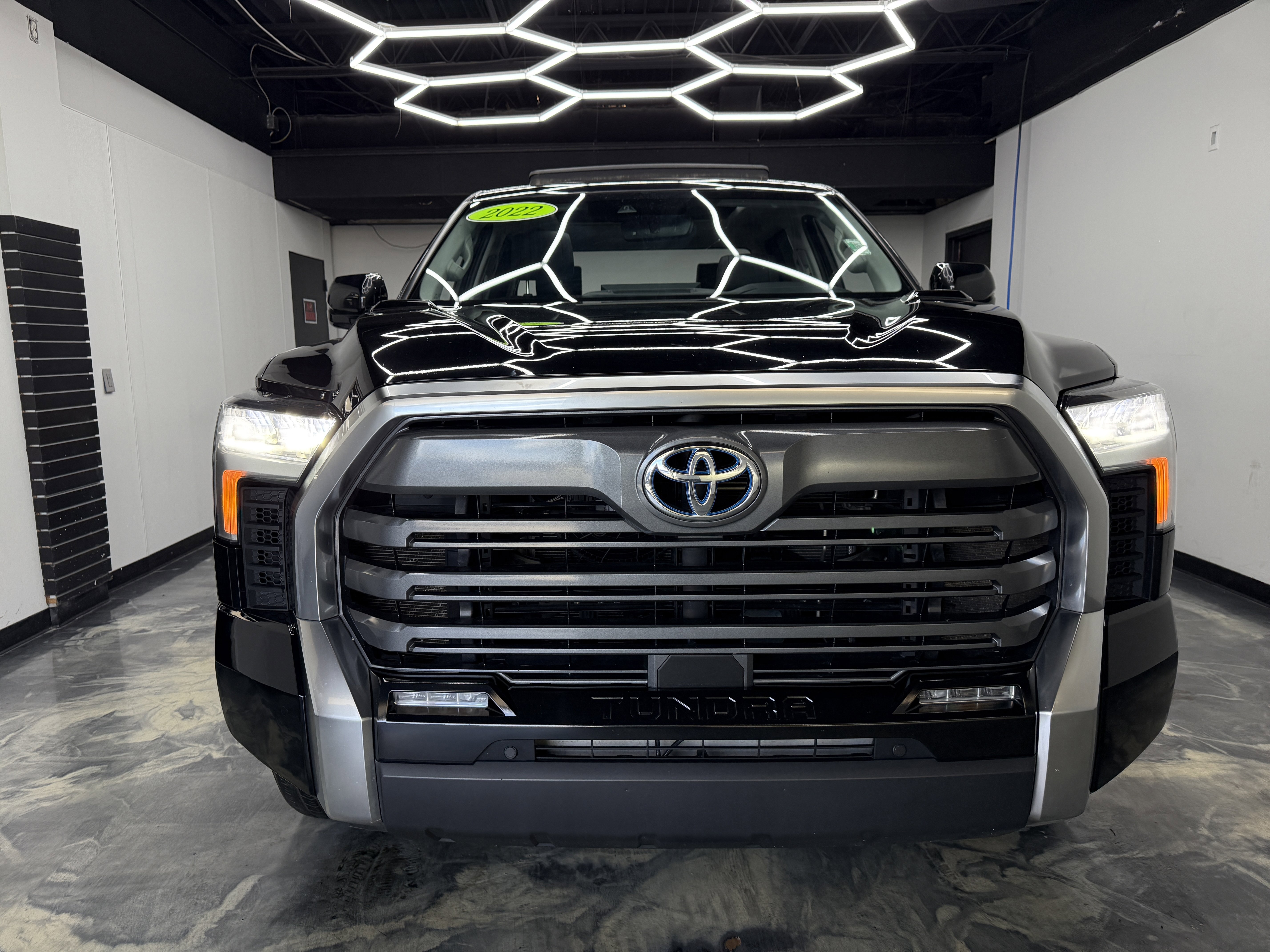 Used 2022 Toyota Tundra Limited image 8