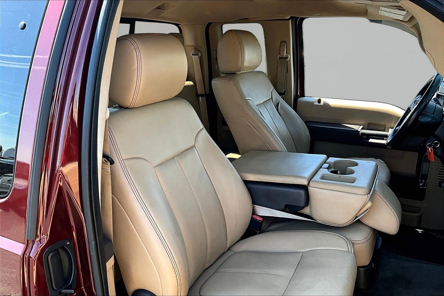 Used 2016 Ford F250 Lariat w/ Lariat Interior Package image 27