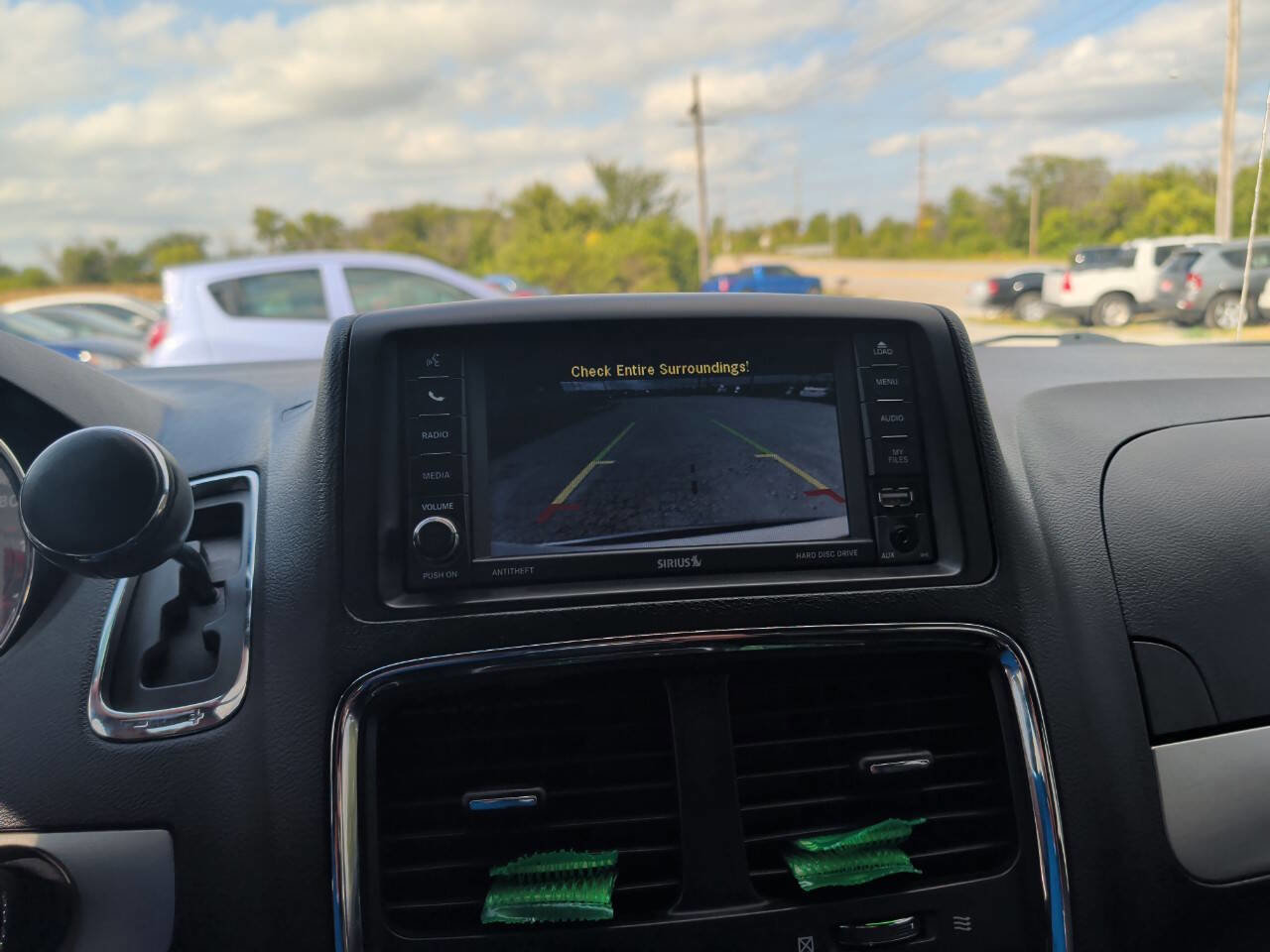 Used 2017 Dodge Grand Caravan GT image 25