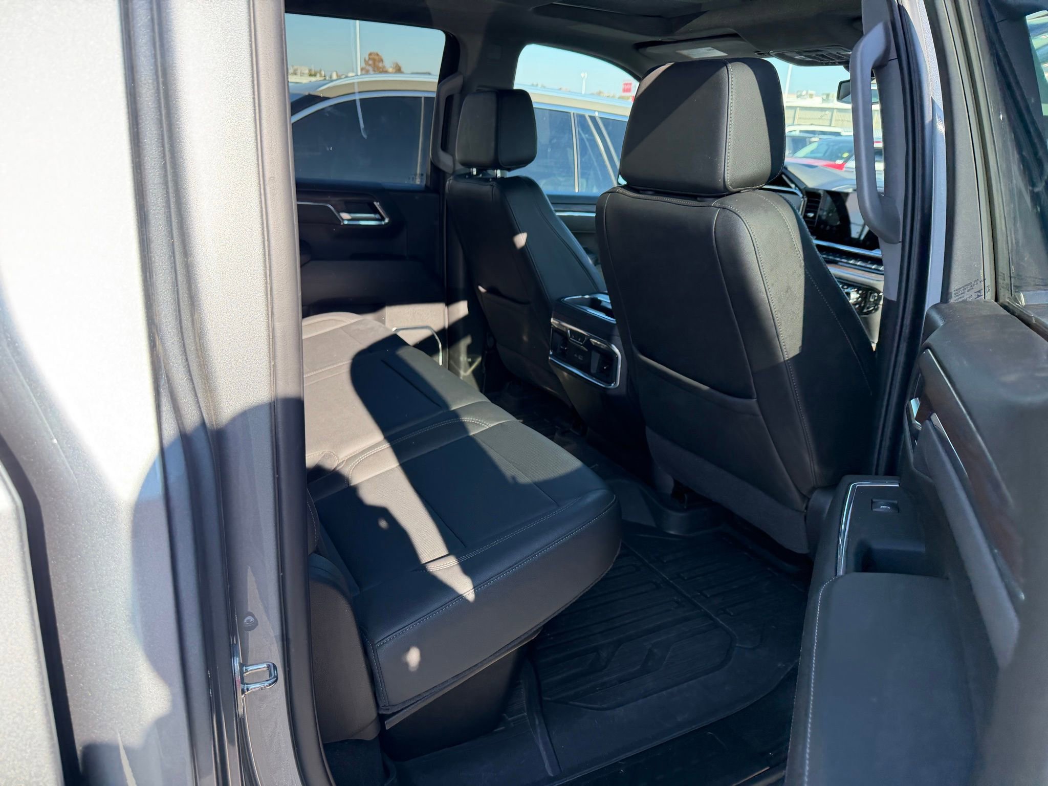 Used 2024 GMC Sierra 1500 SLT w/ SLT Premium Plus Package image 6