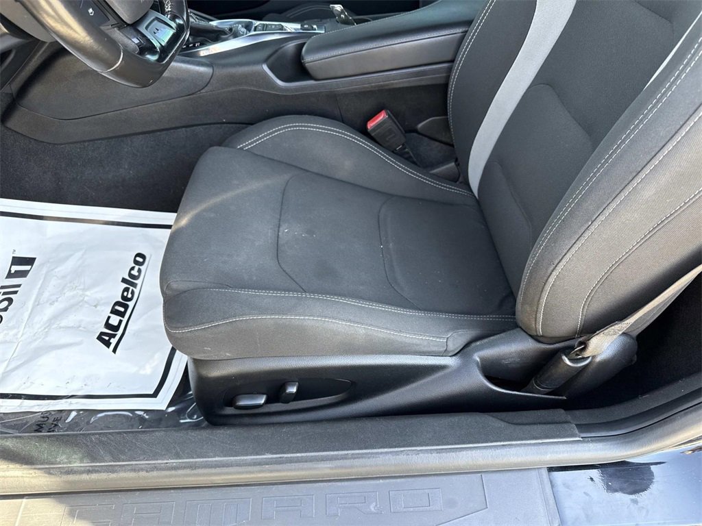 Used 2020 Chevrolet Camaro LT image 9