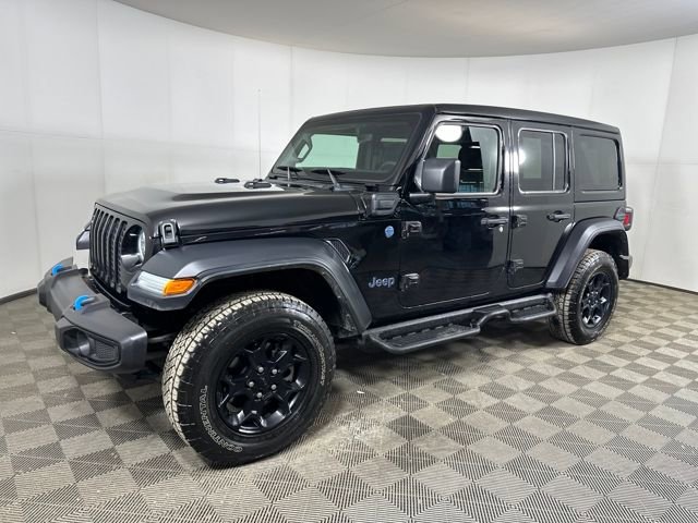 Used 2023 Jeep Wrangler Unlimited w/ Sun & Screen Package image 7