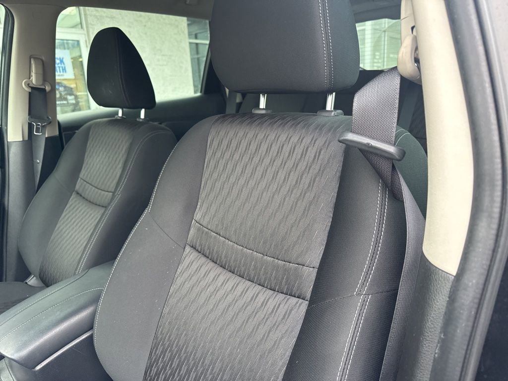 Used 2020 Nissan Rogue S image 7