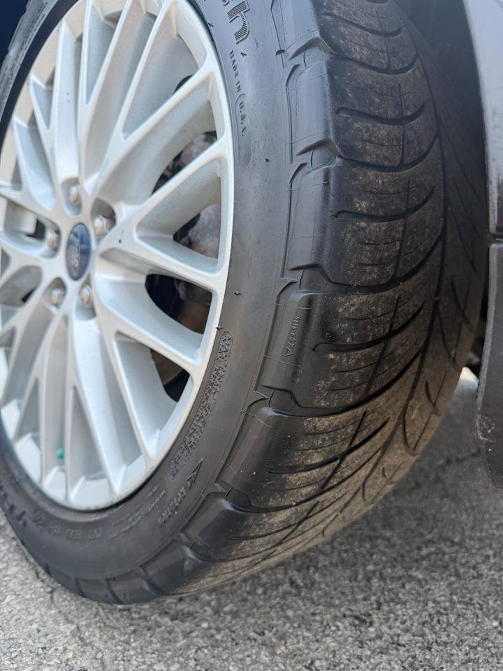 Used 2014 Ford Focus Titanium FWD image 9