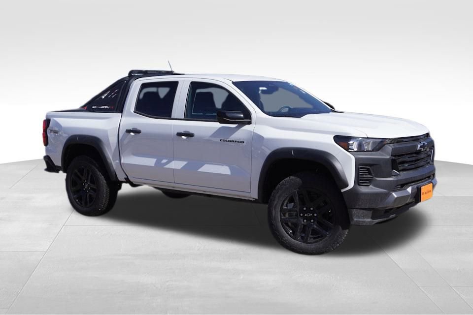 New 2025 Chevrolet Colorado Trail Boss w/ Midnight Edition image 2