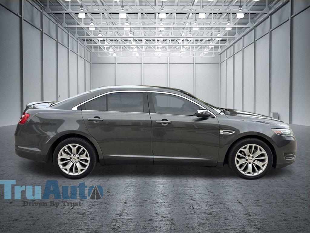 Used 2017 Ford Taurus Limited FWD image 9