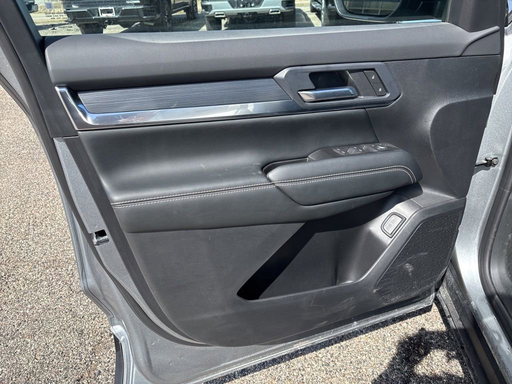 Used 2026 GMC Terrain Elevation w/ Elevation Premium Package image 19