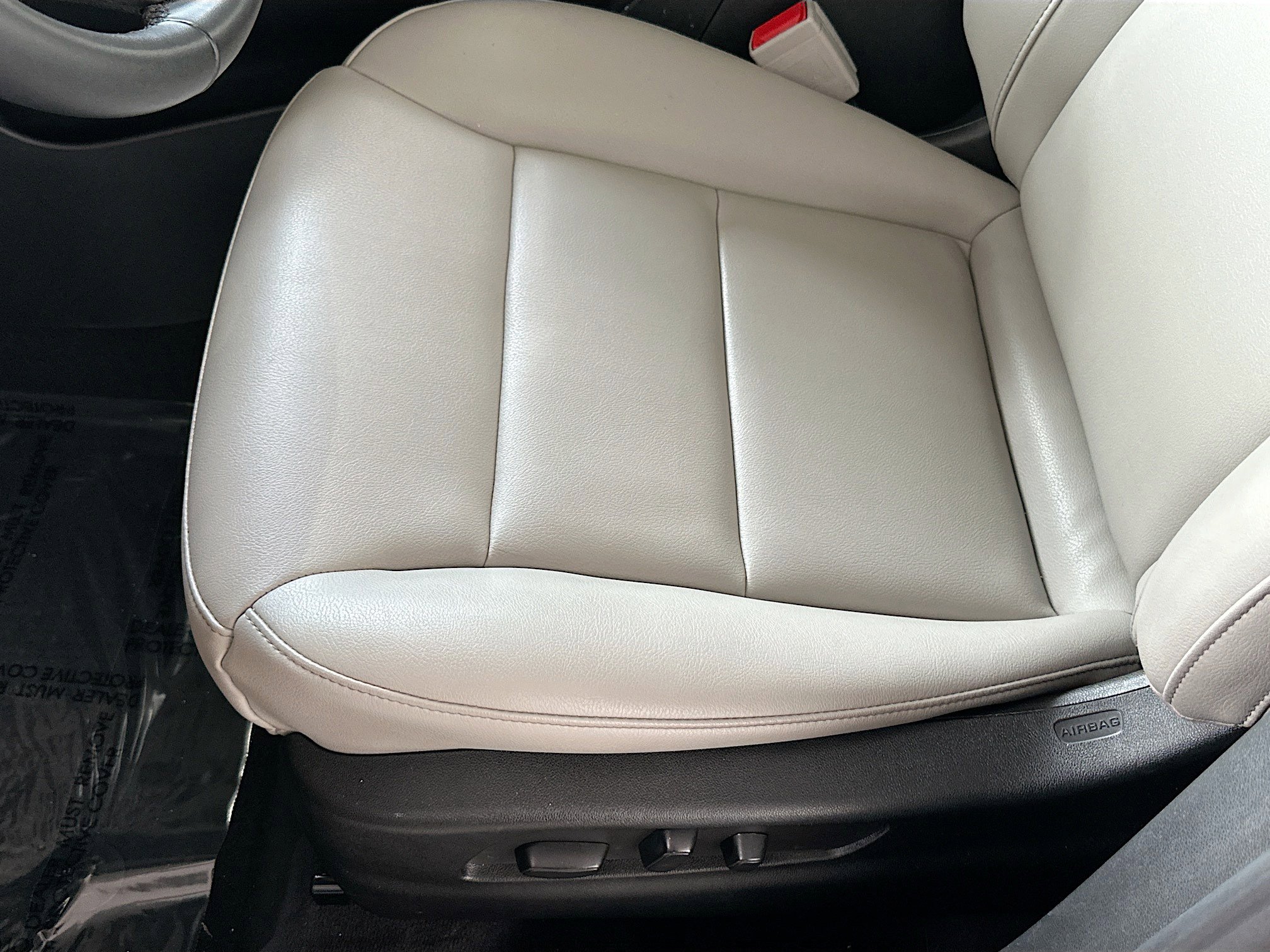 Used 2023 Cadillac XT4 Luxury w/ Driver Awareness Package image 18