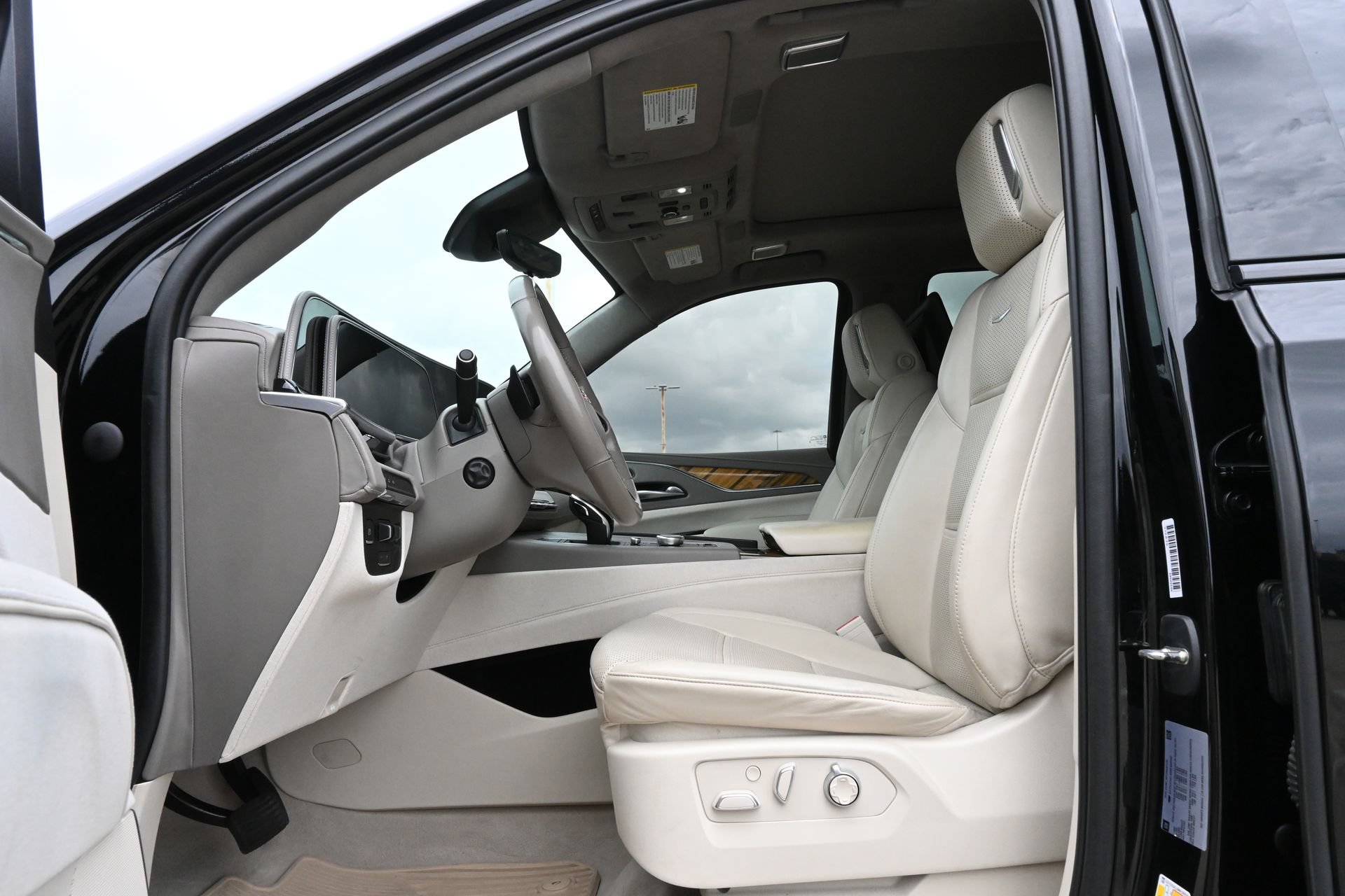 Used 2021 Cadillac Escalade Sport Platinum RWD image 19
