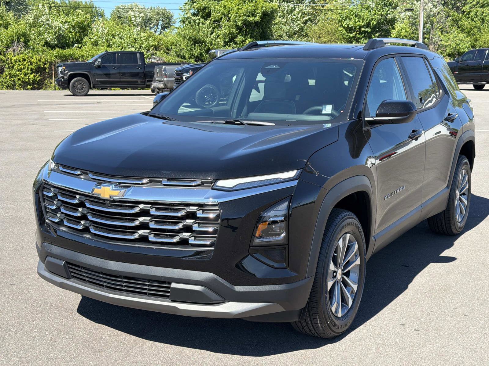New 2026 Chevrolet Equinox LT w/ Convenience Package II FWD image 3