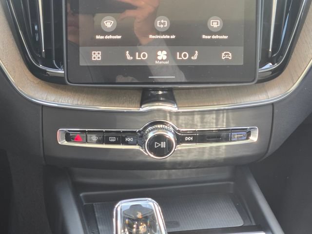 New 2026 Volvo XC60 B5 Plus AWD/4WD image 19