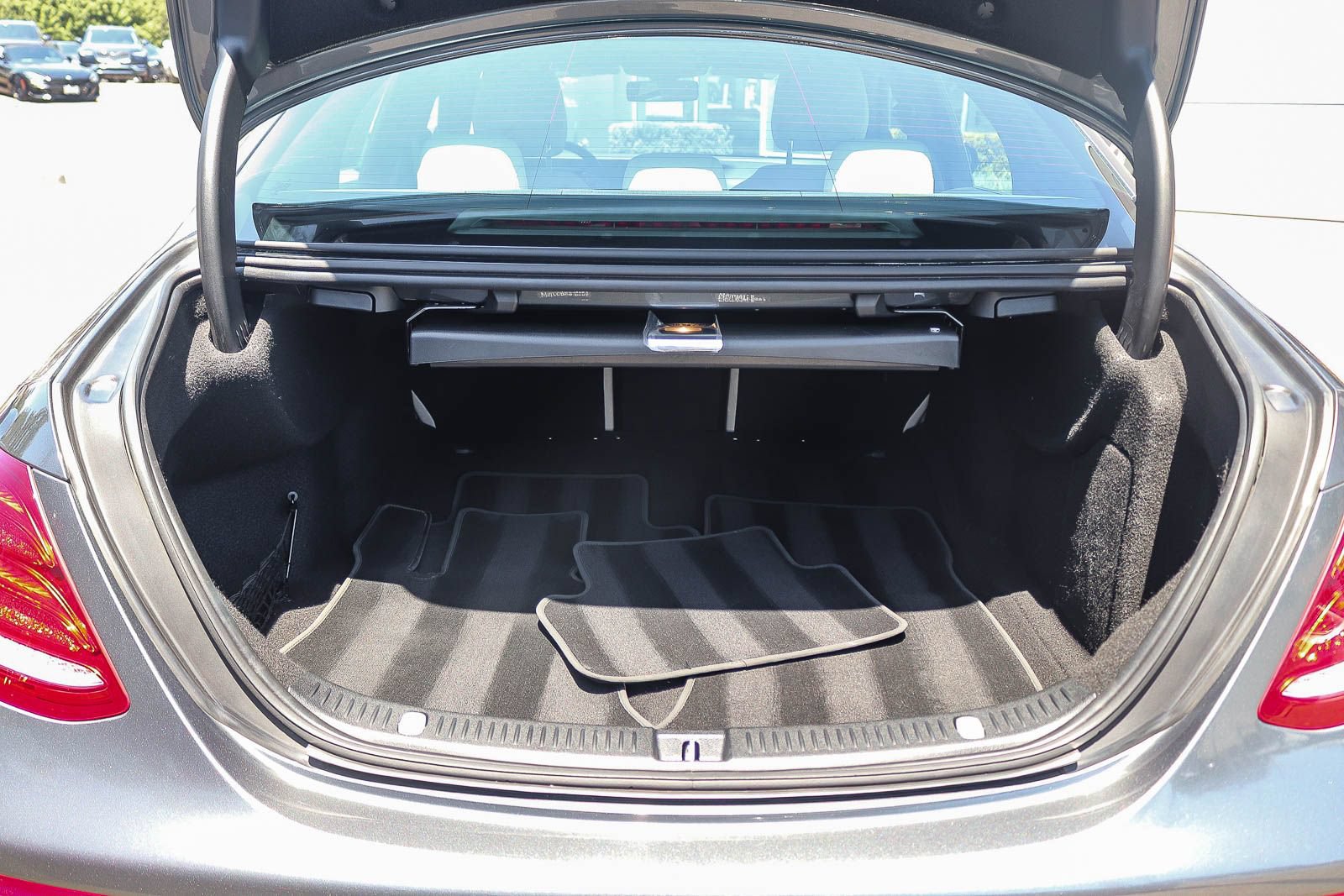 Used 2019 Mercedes-Benz E 300 image 28