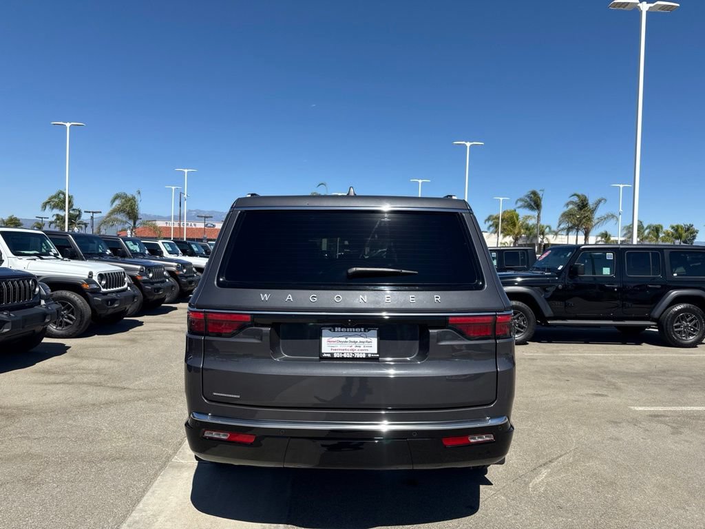 Used 2023 Jeep Wagoneer 4WD image 6