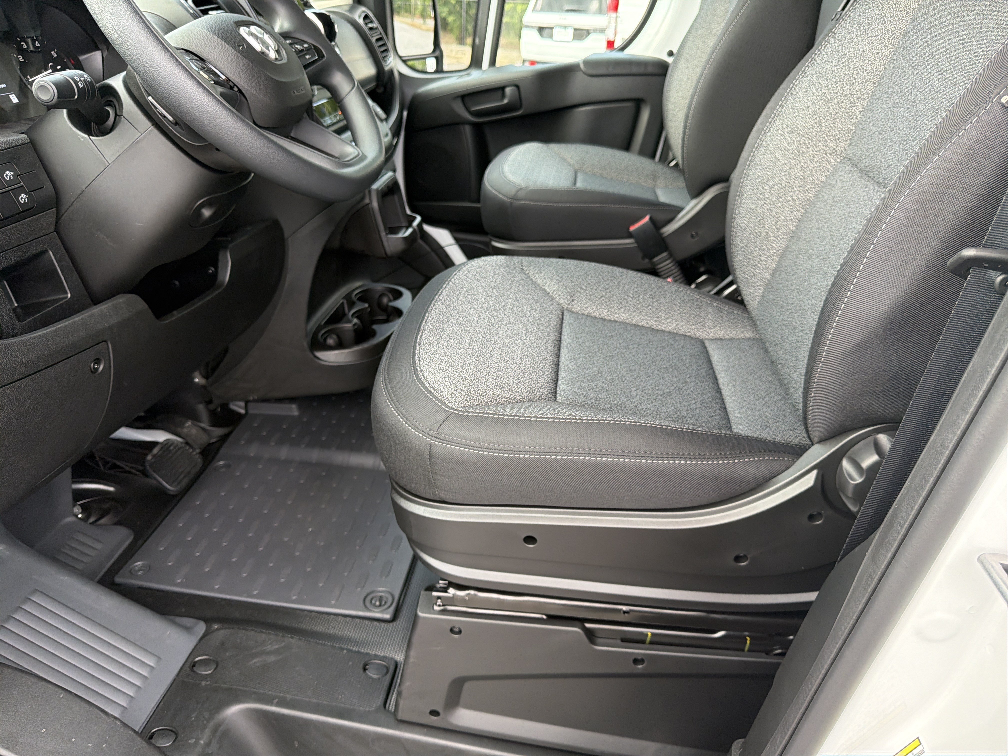 New 2026 RAM ProMaster 1500 w/ Convenience Group FWD image 11