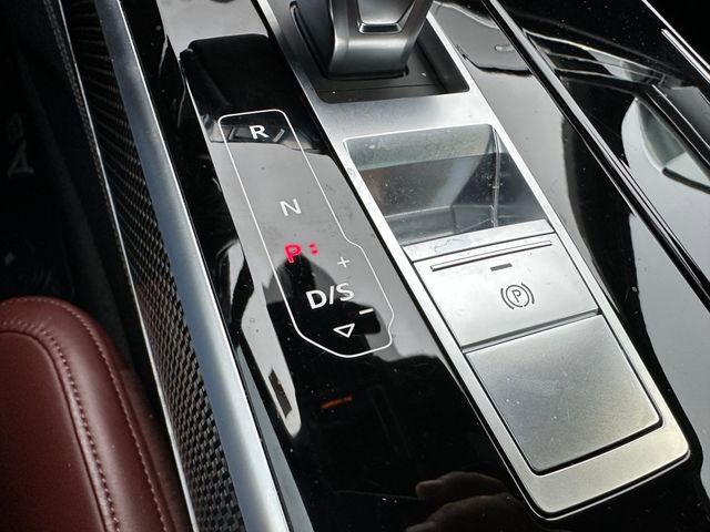 Used 2021 Audi S8 L image 36