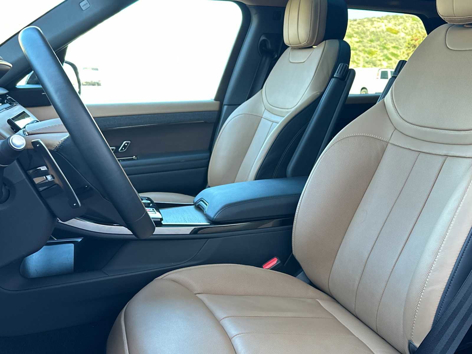 Used 2023 Land Rover Range Rover Sport SE Dynamic image 5