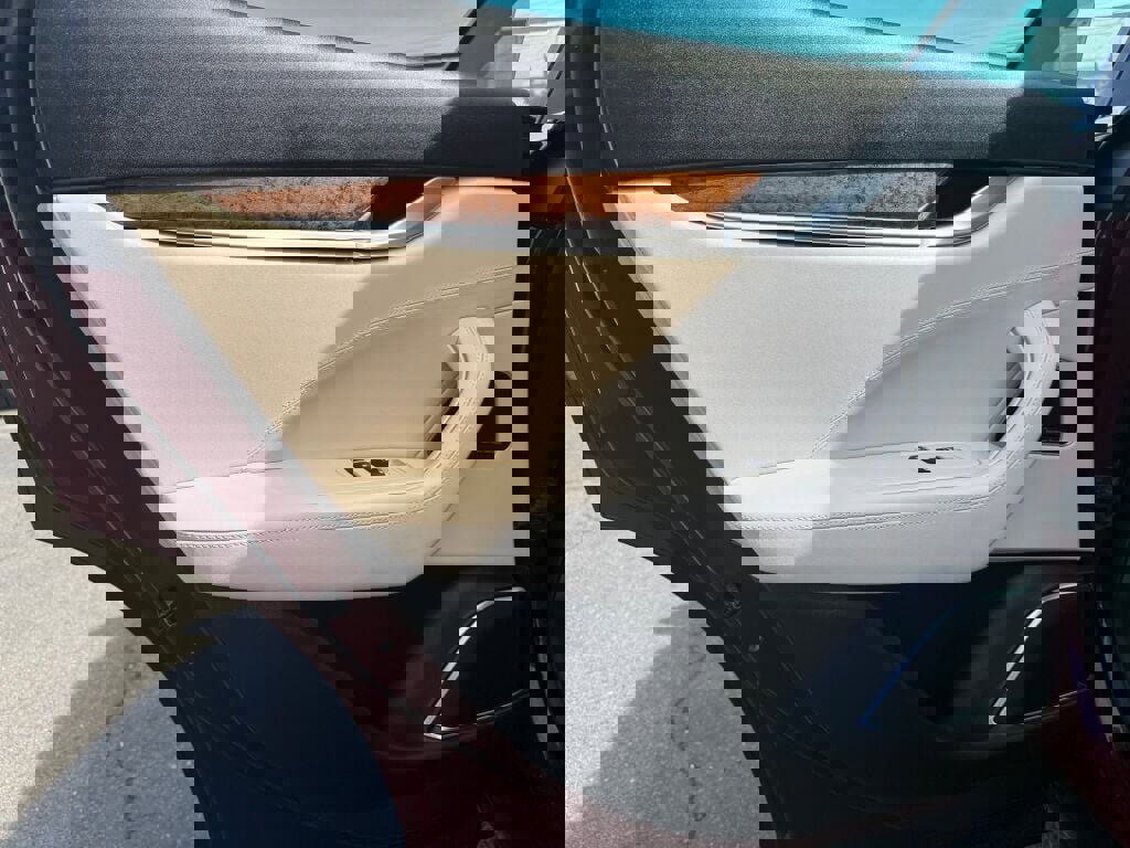 Used 2017 Maserati Levante S image 23