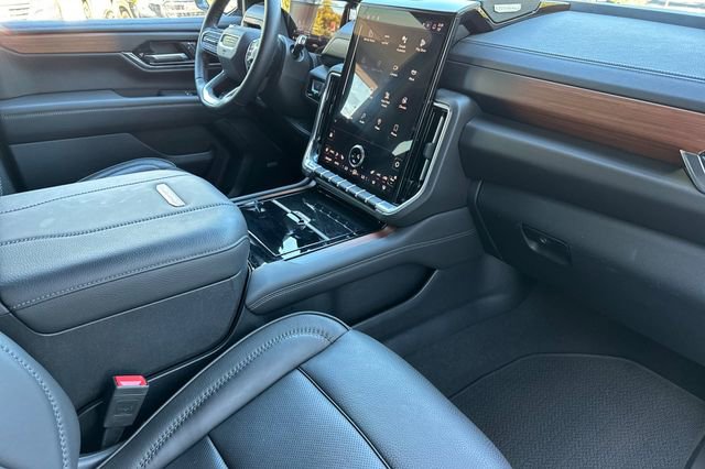 Used 2025 GMC Yukon Denali image 17