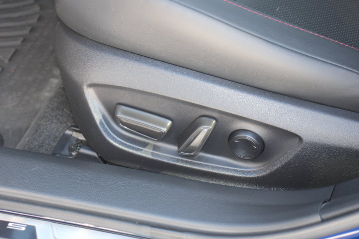 Used 2023 Toyota Prius Prime FWD image 12